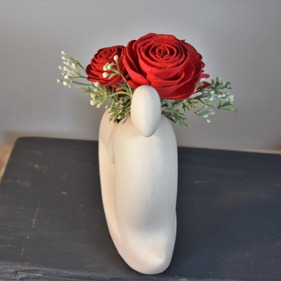 Sexy white curvy hearts vase with 4 red Sola wood roses that will last forever! - Picture 4 of 9